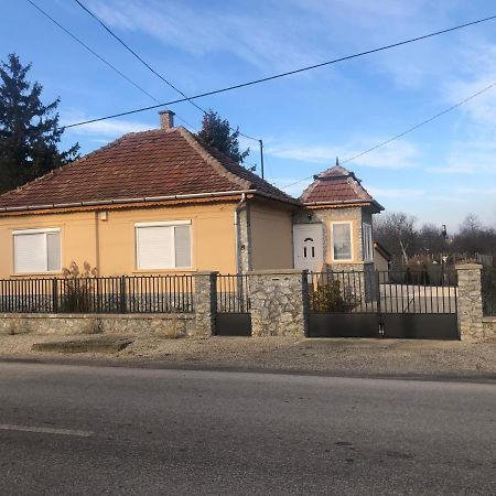 Toerpi Apartman Halmaj エクステリア 写真