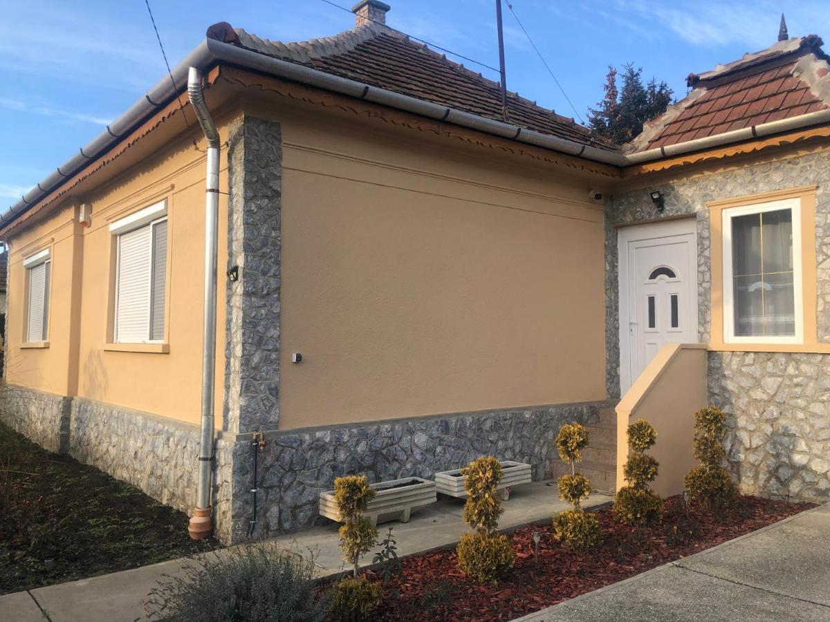 Toerpi Apartman Halmaj エクステリア 写真