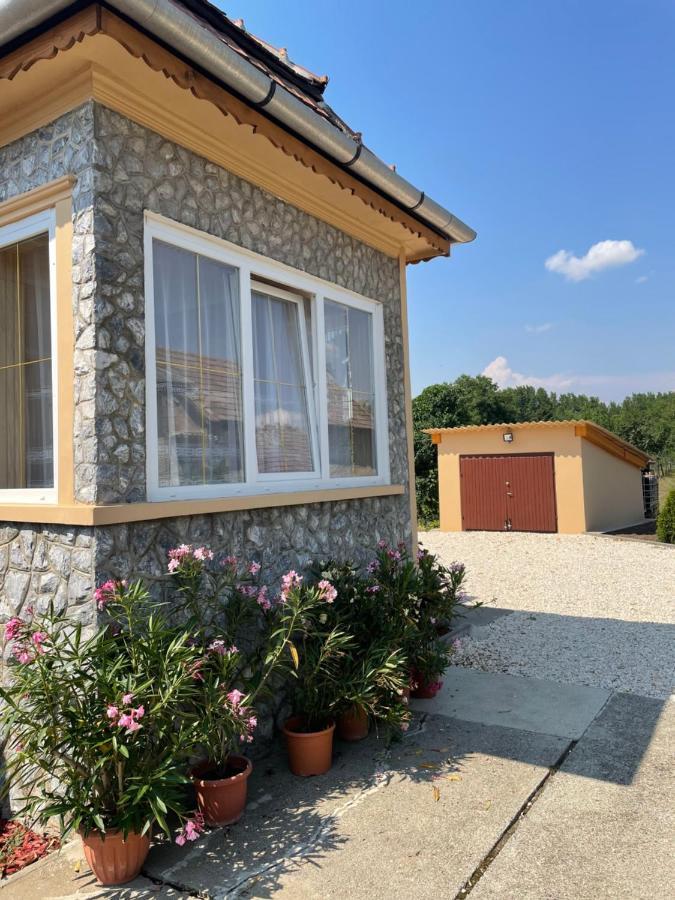 Toerpi Apartman Halmaj エクステリア 写真