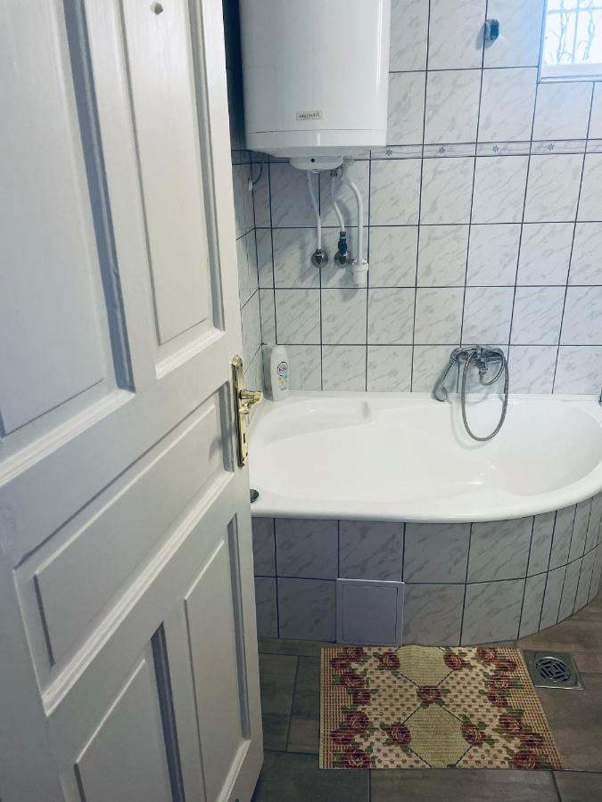 Toerpi Apartman Halmaj エクステリア 写真